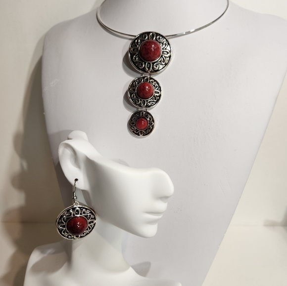 Silvertone & Red Cabachon Choker & Earrings "Costume Jewelry" (Set Of 2) - Picture 1 of 10